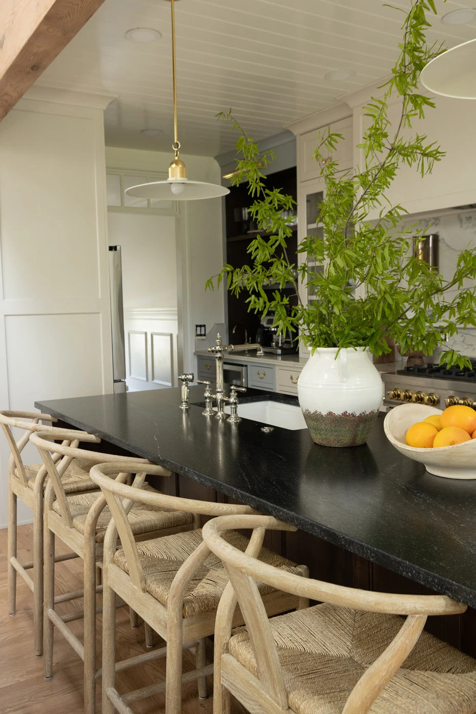 Riverview kitchen island with wishbone stools